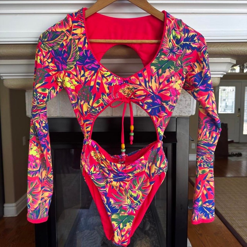 Maaji Reversible Tropical Neon Cut-Out One-Piece Swimsuit Resort wear Vacation